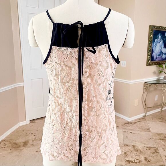 Hi-Low Colorblock Lace Blouse - Picture 3 of 4